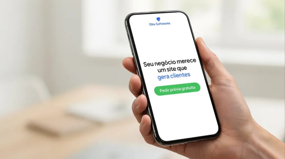Celular exibindo o site responsivo da Elite Softwares